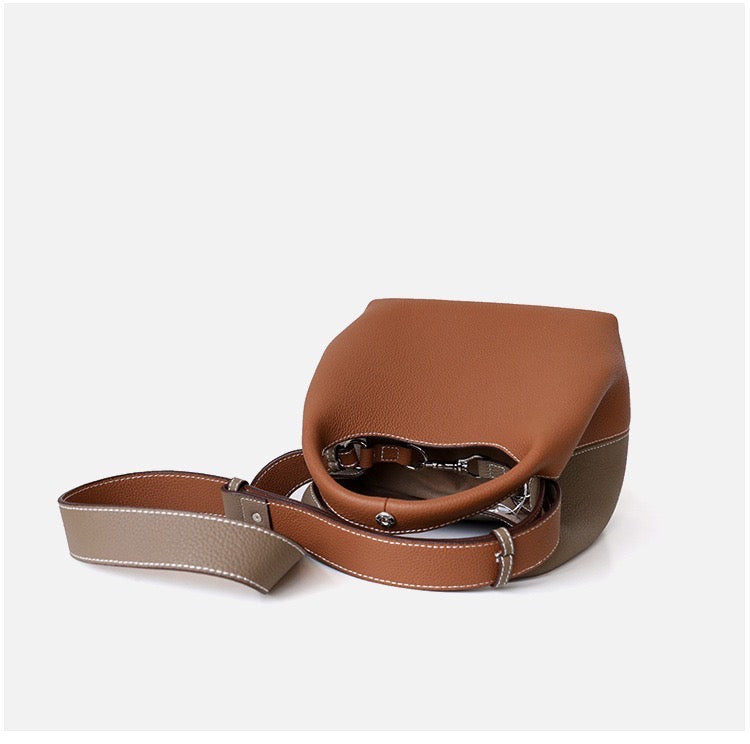 Full-Grain Leather bag | A Tale of Two Cities