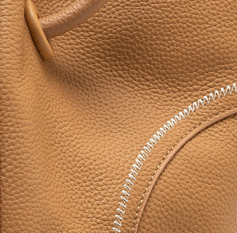 Full-grain leather bag|niche commuter tote