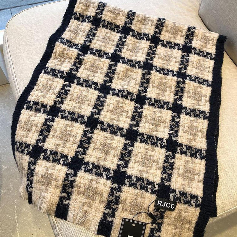 Wool scarf