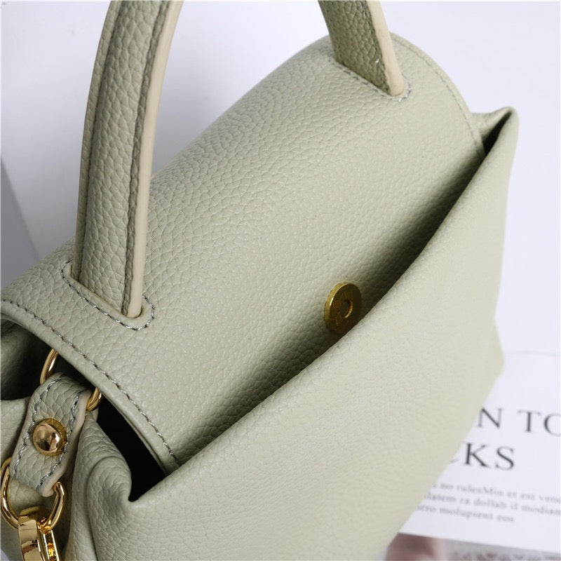Full-Grain Leather Bag | Wind bell