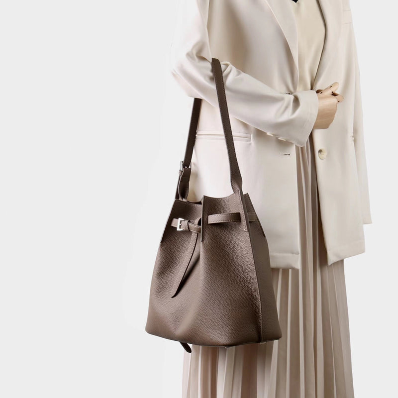 Full-grain leather Bucket bag|Casual Simplicity