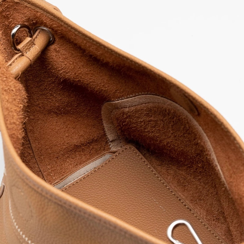 Full-grain leather bag|niche commuter tote