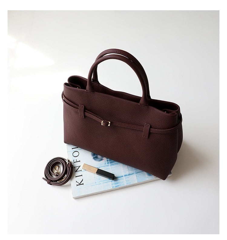 Full-Grain Leather Bag | Sea and woman