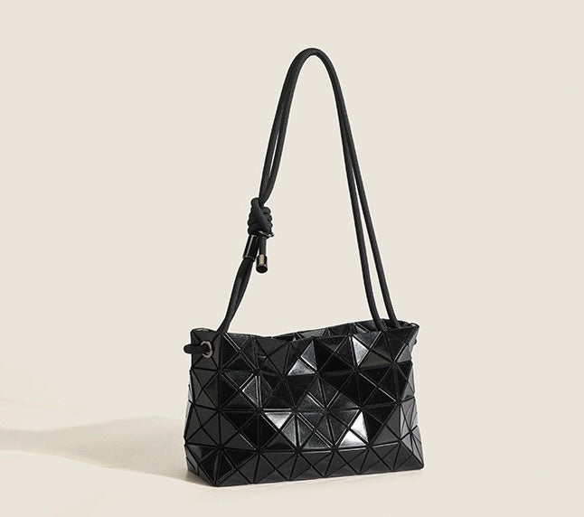 Lightweight geometric bag | Geometric aesthetics
