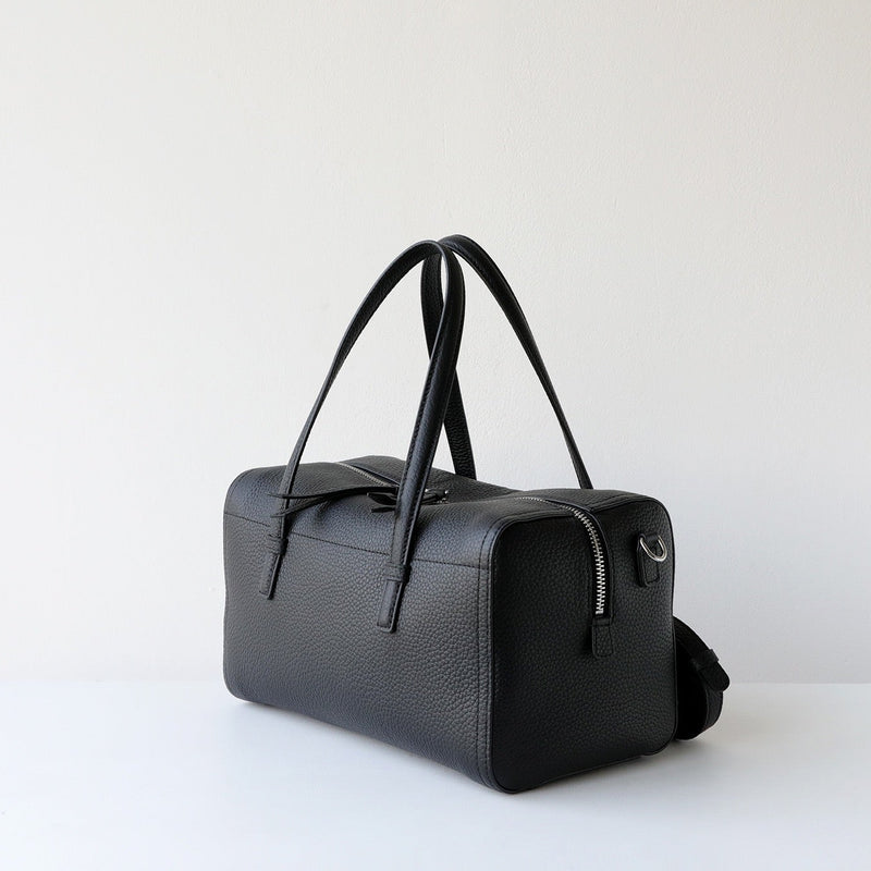 Full-grain leather | Elegant Boston