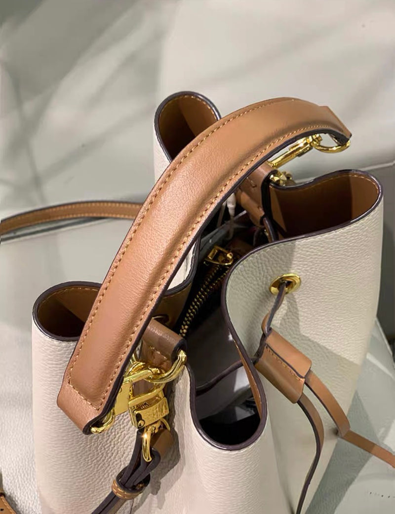 Full-Grain Leather bag |  Wind