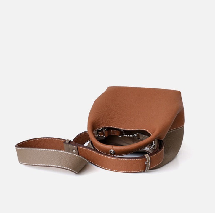 Full-Grain Leather bag | A Tale of Two Cities