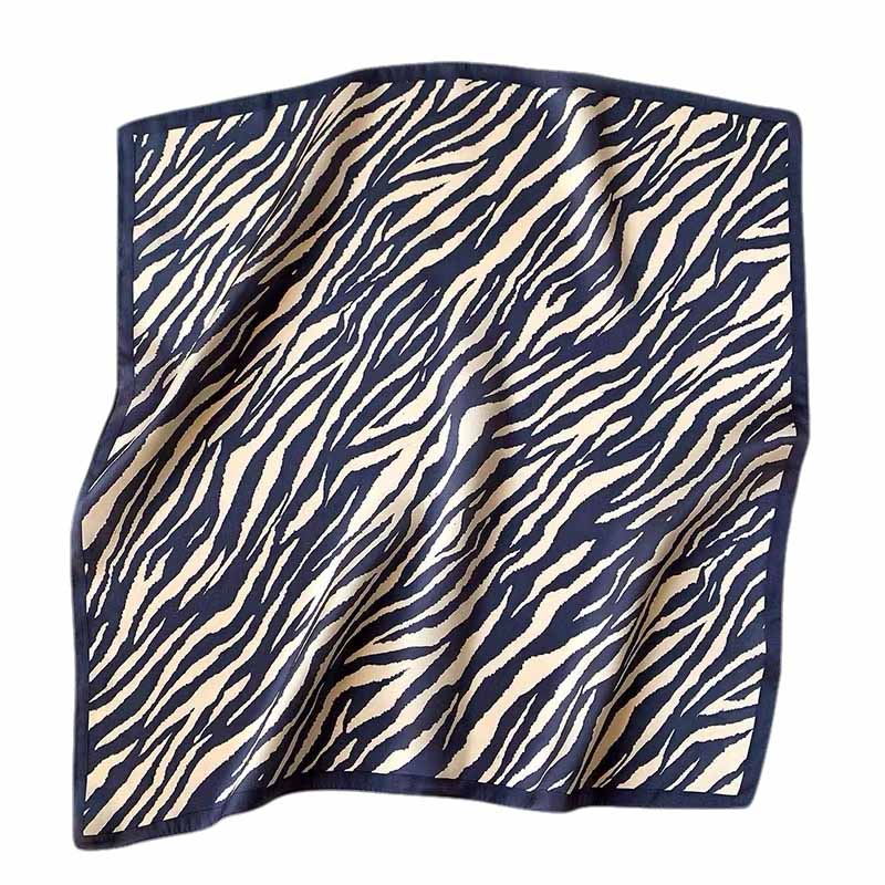 Silk scarf | Wildness | Leopard