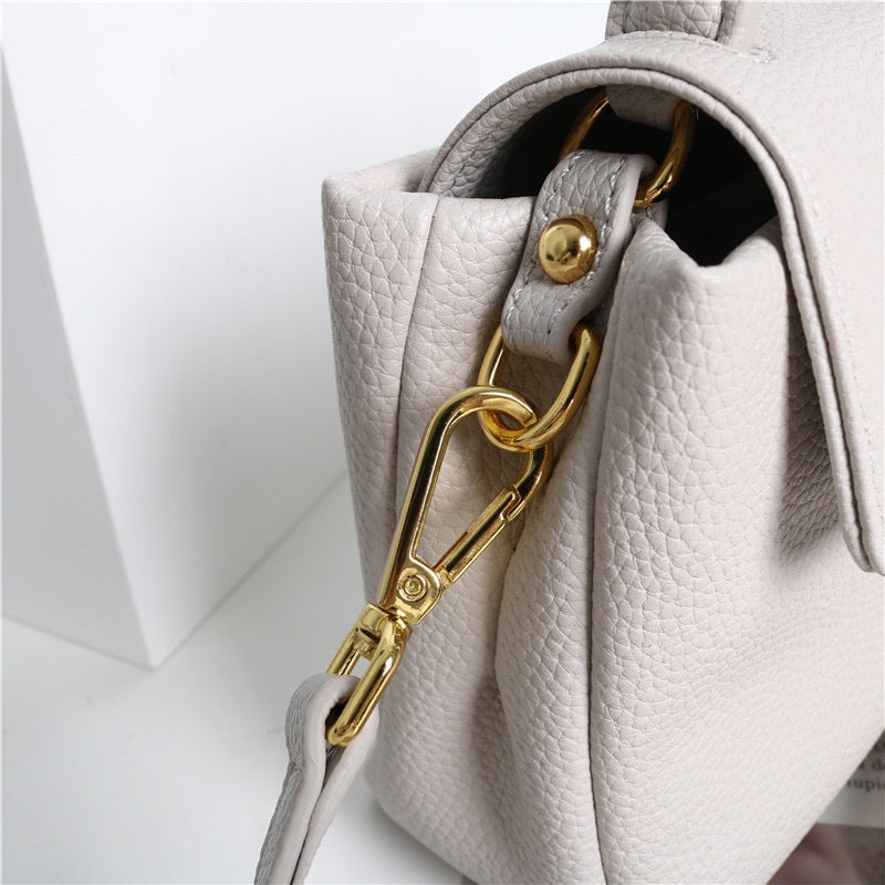 Full-Grain Leather Bag | Wind bell
