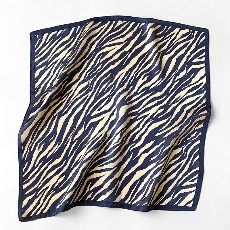 Silk scarf | Wildness | Leopard