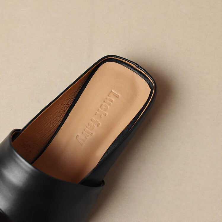 Leather flat Slippers / Hot wind