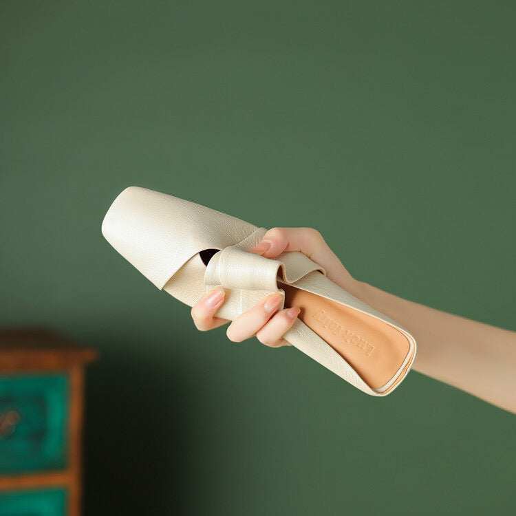 Leather flat Slippers / Hot wind