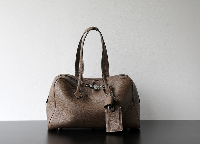 Full-Grain Leather bag | Big world