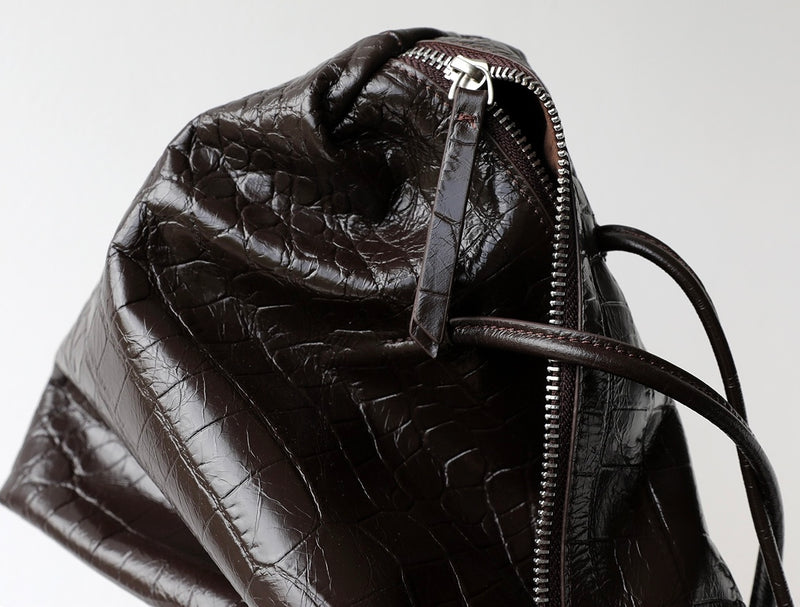 Full-grain embossed leather | The Croc Power