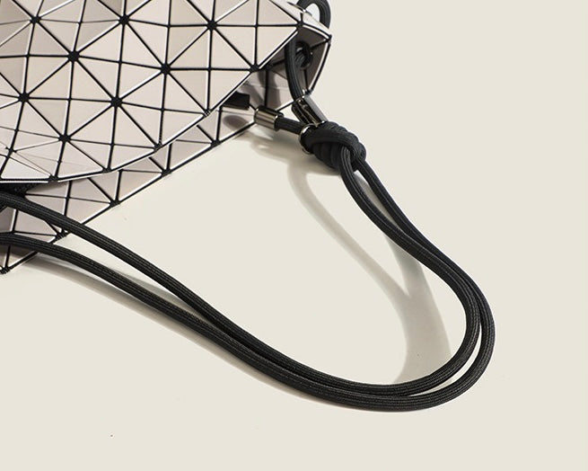 Lightweight geometric bag | Geometric aesthetics