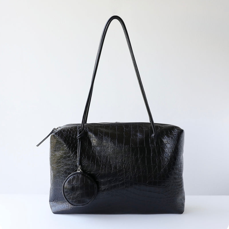 Full-grain embossed leather | The Croc Power