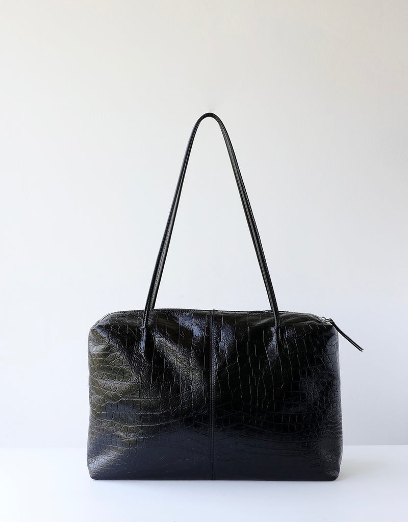 Full-grain embossed leather | The Croc Power