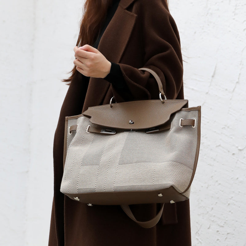 Full-Grain Leather and Canvas bag |  Canvas first