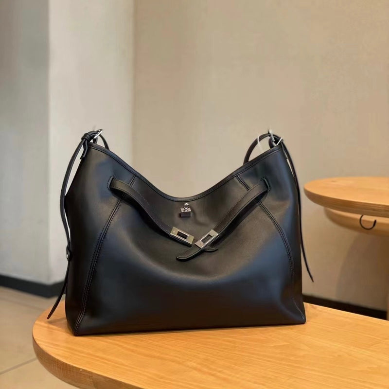 Refined split cowhide leather | MetroTote