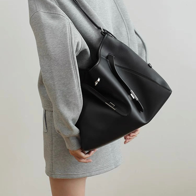 Refined split cowhide leather | MetroTote