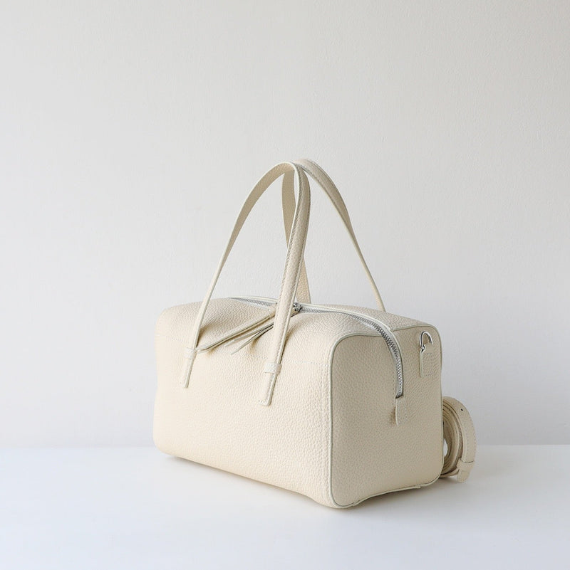 Full-grain leather | Elegant Boston