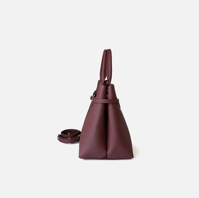 Full-Grain Leather Bag | Sea and woman