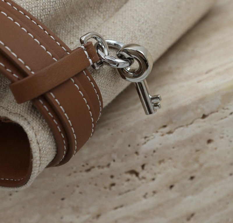 Linen Canvas and Full-Grain Leather | Dune