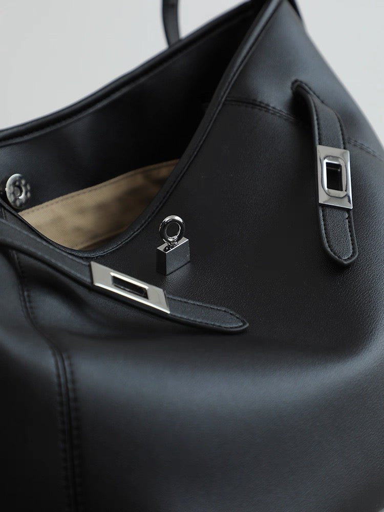 Refined split cowhide leather | MetroTote