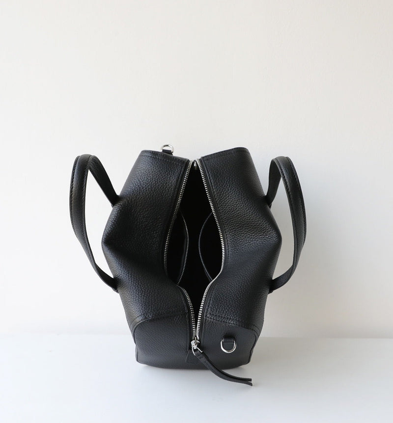 Full-grain leather | Elegant Boston