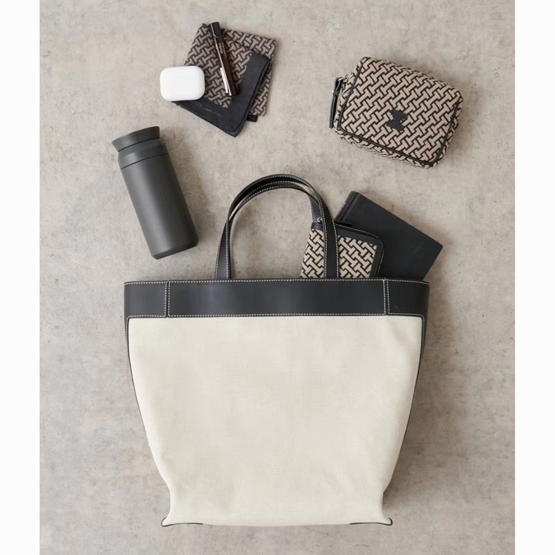 Full-Grain Leather and Canvas Bag | Simple Apple