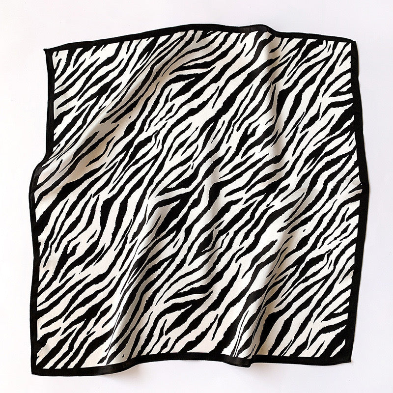 Silk scarf | Wildness | Leopard