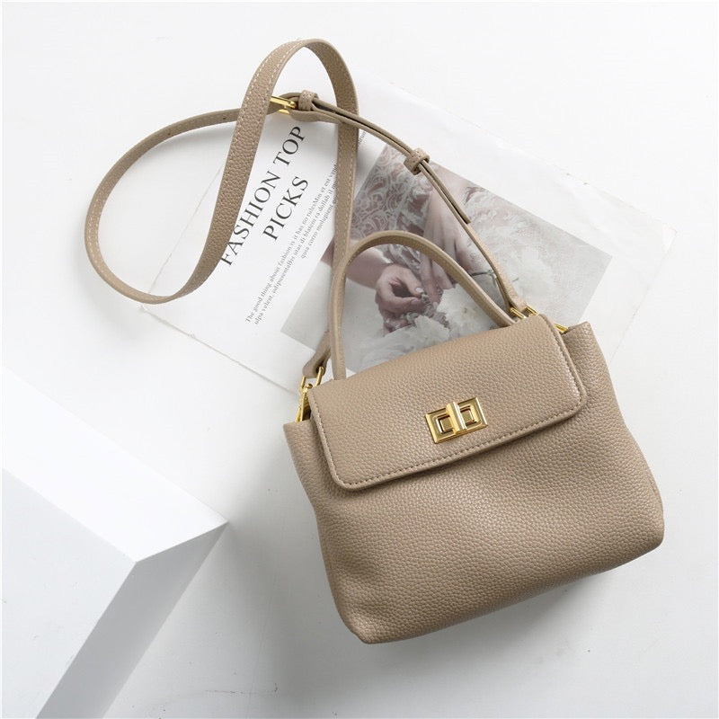 Full-Grain Leather Bag | Wind bell