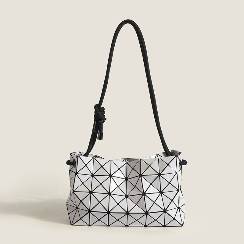 Lightweight geometric bag | Geometric aesthetics