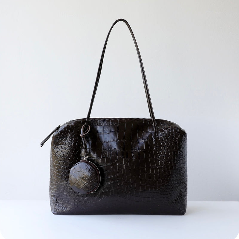 Full-grain embossed leather | The Croc Power