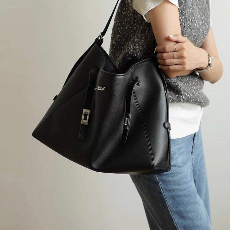 Refined split cowhide leather | MetroTote