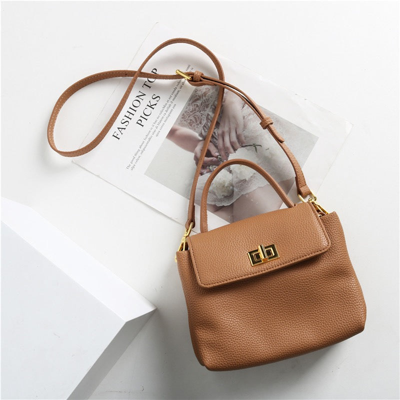 Full-Grain Leather Bag | Wind bell