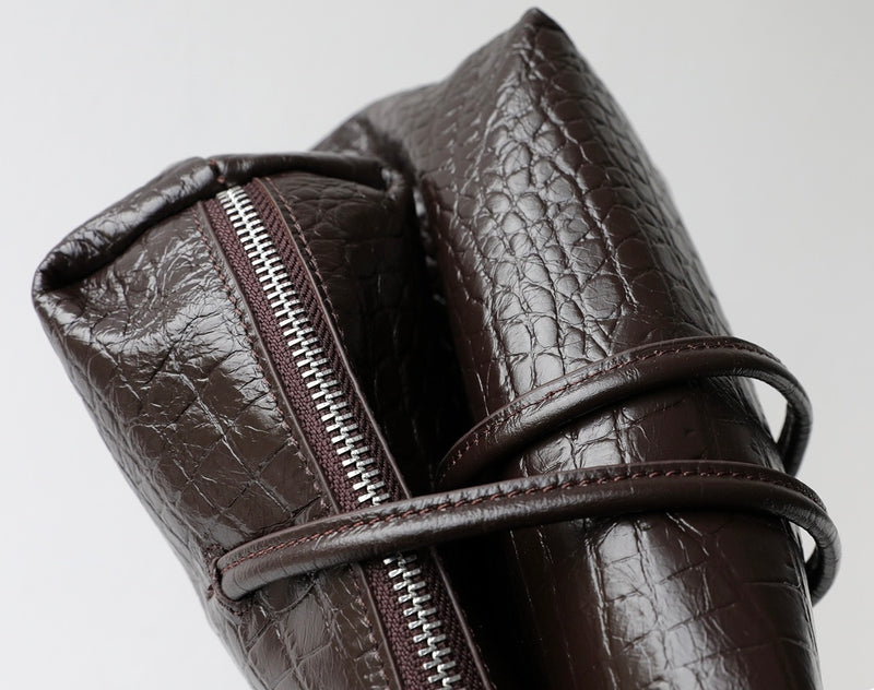 Full-grain embossed leather | The Croc Power