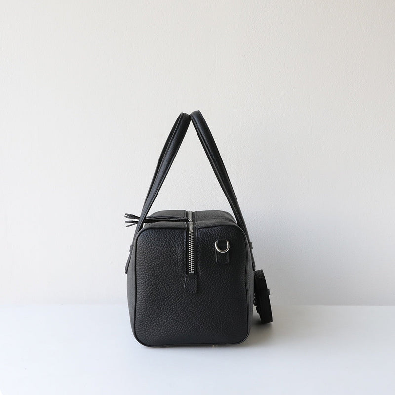 Full-grain leather | Elegant Boston