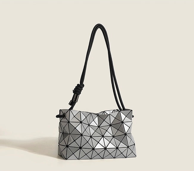 Lightweight geometric bag | Geometric aesthetics