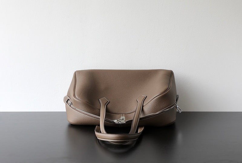 Full-Grain Leather bag | Big world