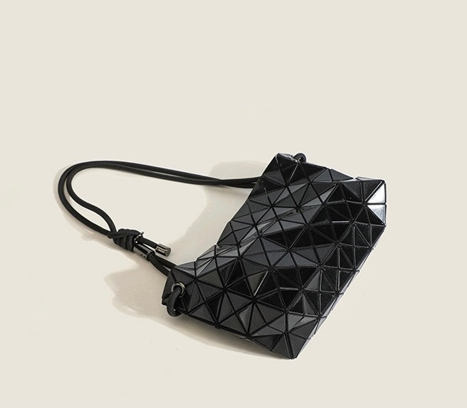 Lightweight geometric bag | Geometric aesthetics