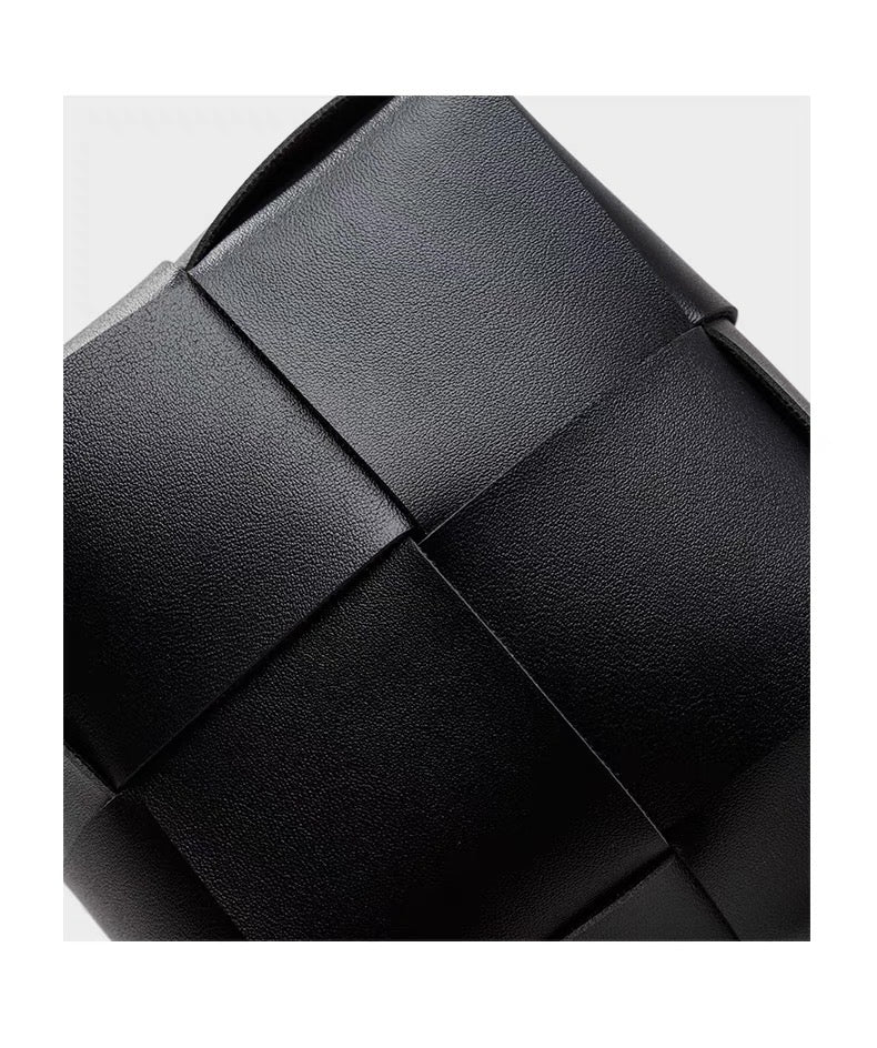 Crossbody bag | Geometric element