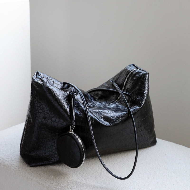 Full-grain embossed leather | The Croc Power