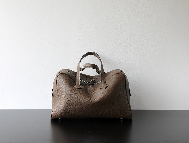 Full-Grain Leather bag | Big world