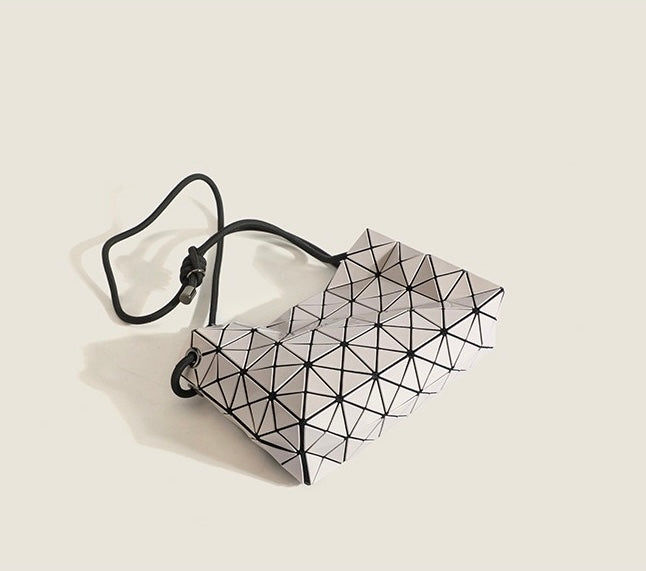 Lightweight geometric bag | Geometric aesthetics
