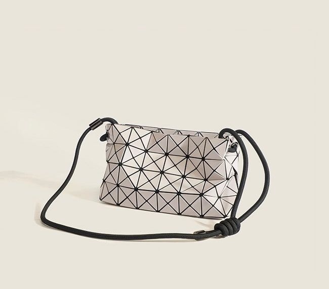 Lightweight geometric bag | Geometric aesthetics