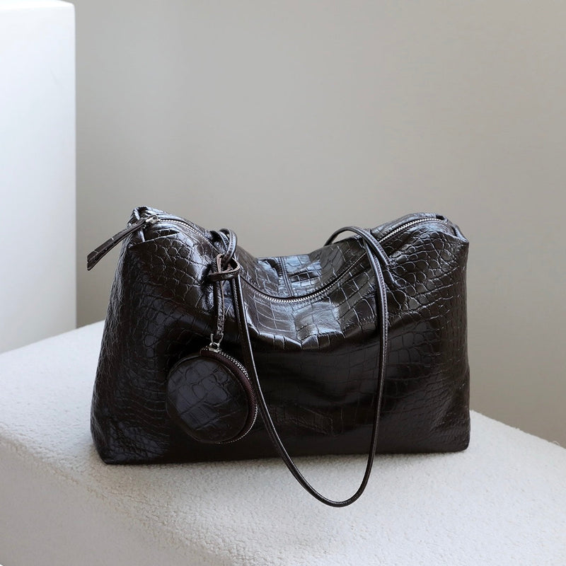 Full-grain embossed leather | The Croc Power