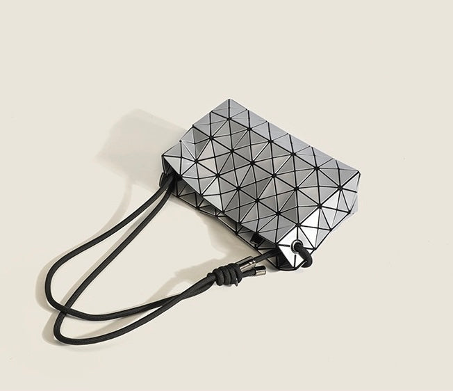 Lightweight geometric bag | Geometric aesthetics