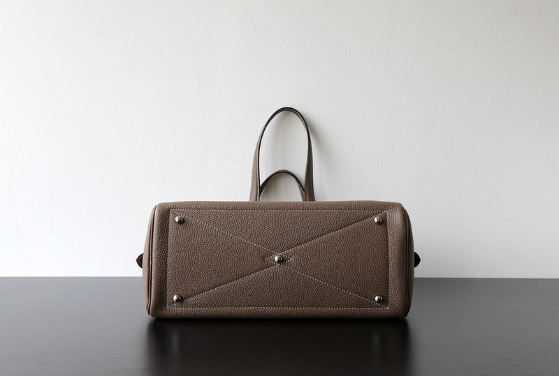 Full-Grain Leather bag | Big world
