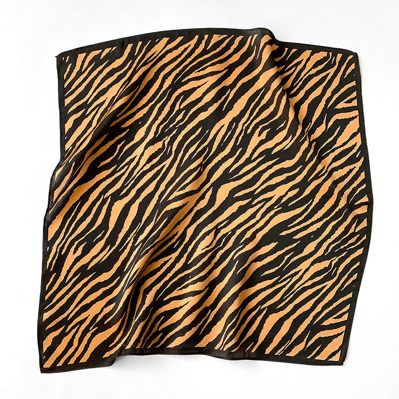 Silk scarf | Wildness | Leopard